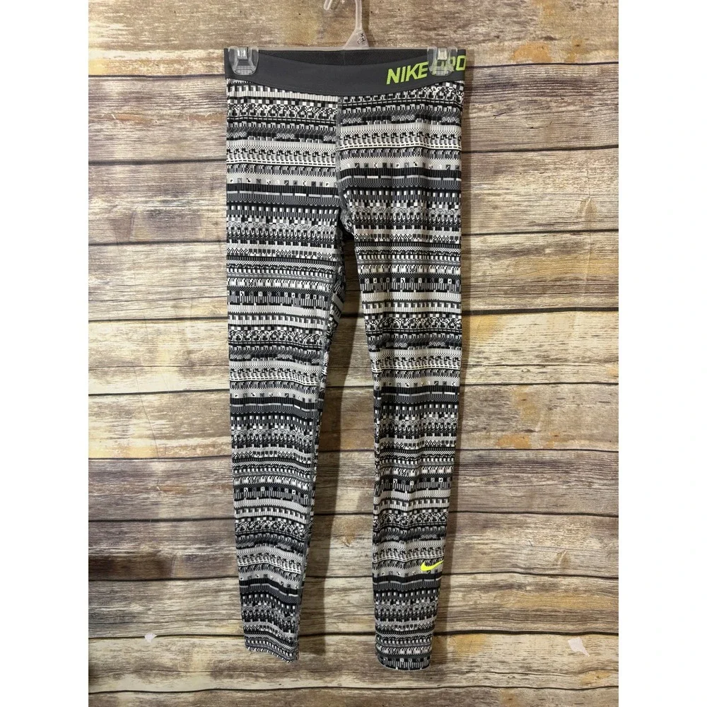 Nike Pro Dri-FIT 8 Bit Geometric Print Leggings Womens M Medium Black White Gray